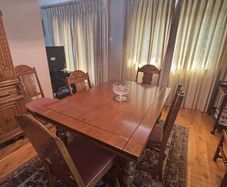 Dining room table & 8 chairs