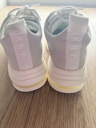DKNY Rachy white chunky runner