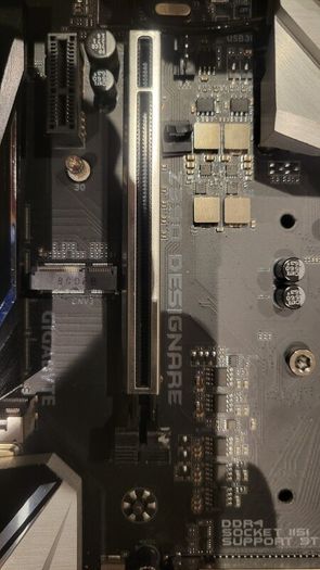 2 PC Cases and motherboard Z390 Designare