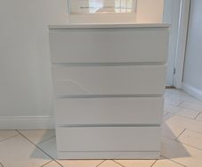 Chest of drawers