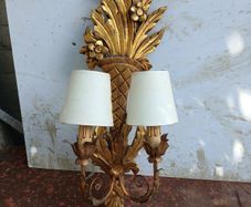antique type wall light