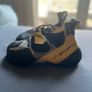 Climbing Shoes - La Sportiva Solutions SIZE 43 Image 2
