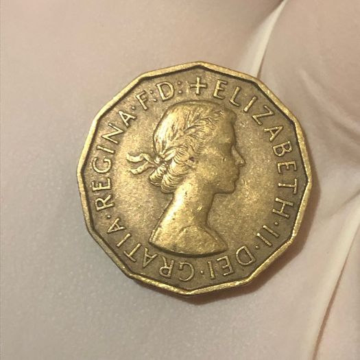 Elizabeth 3 pence x7