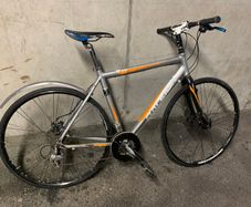 Raleigh Speed Hybrid Bike Disc Brakes and Raised Handlebars for Comfort