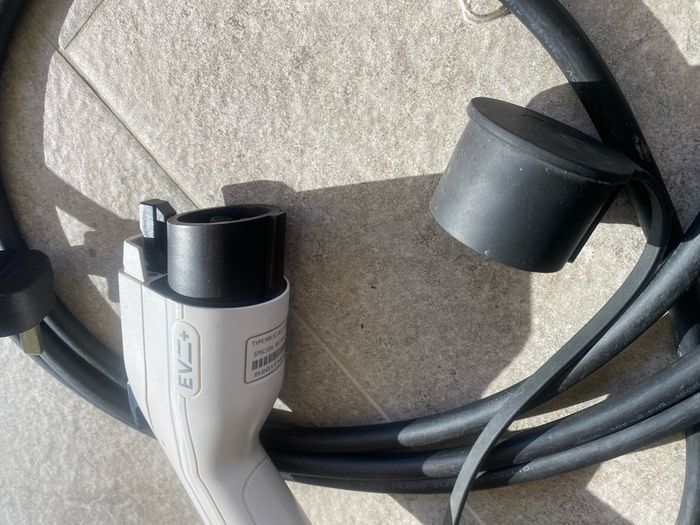 Mode 2 portable electric vehicle (EV) charging cable