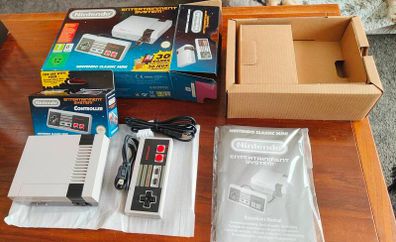 Nintendo Classic Mini - 2 Controllers included