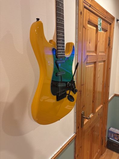 GROOVE Strat copy really unusual colour . Nice . Made ( assembled ? in Canada