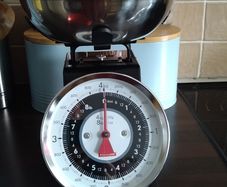 Typhoon 4Kg Retro Weighing Scales