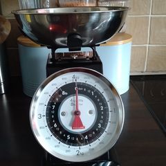Typhoon 4Kg Retro Weighing Scales