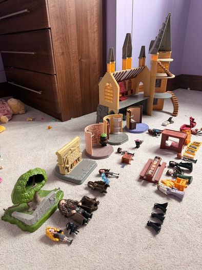Harry Potter Magical Minis; Hogwarts Castle and additional Playsets