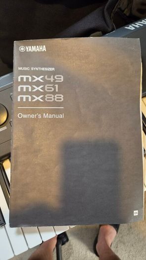 Yamaha MX61 synthesizer V2