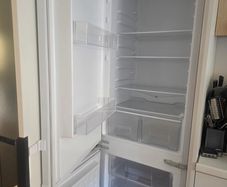 PowerPoint Integrated Fridge Freezer  P87030MG