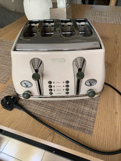 4 slice toaster