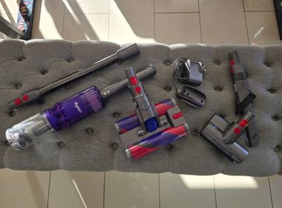 Dyson Omni-glide with genuine accessories