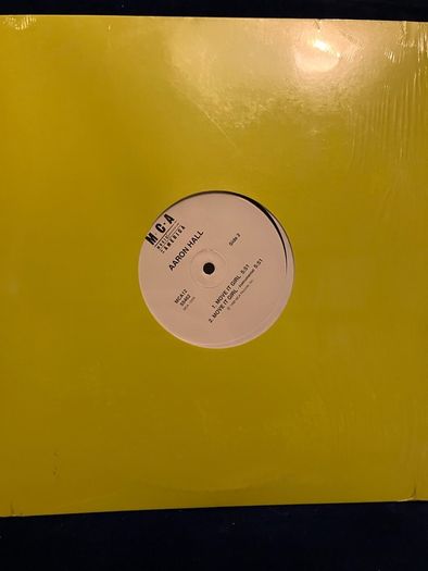 Mixed Batch of Vinyl Singles (33 Records)