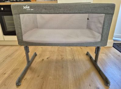 Joie easy glide co-sleeper