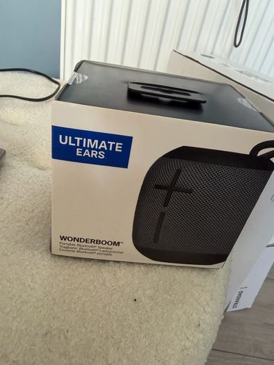 Ultimate ears waterproof bluetooth speaker (new)