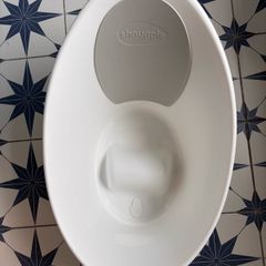 Snuggle baby bath