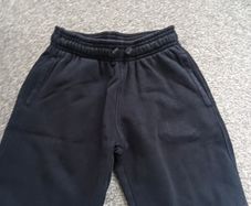 boy's navy shorts. age 7/8