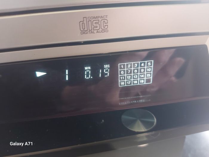 Sony Compact Disc Player, Model CDP-XE270, in excellent condition and working perfect