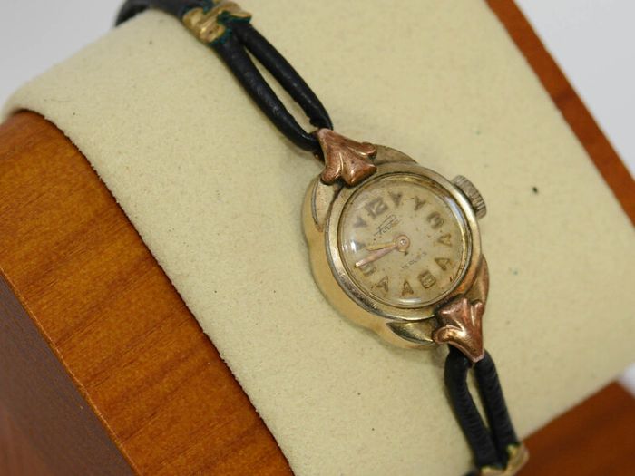 Vintage Ladies Porta Mechanical Gold Watch