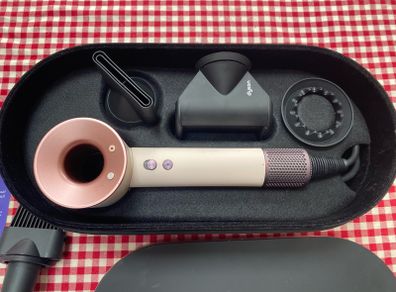 Dyson Supersonic Hairdryer ceramic pink and rose gold,  with accessories and presentation case. Limited edition
