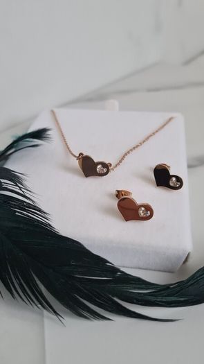Brand new jewellery set