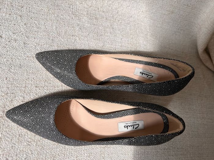 High heel shoes new