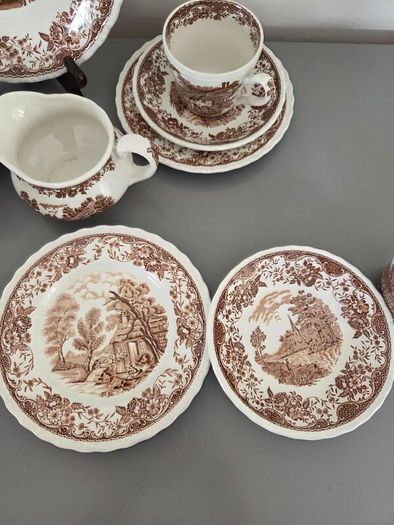 Tea Set Royal Tudor Ware