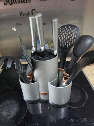 Berlinger Haus knife and Laddle set