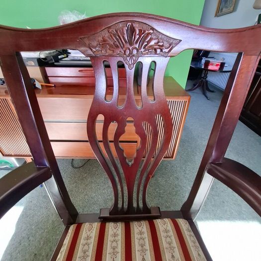 Hand carved Mahogany dinning table with 6 chairs