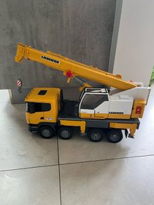 BRUDER scania crane