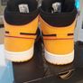 Air Jordan 1 Mid SE  Size 9 Image 4