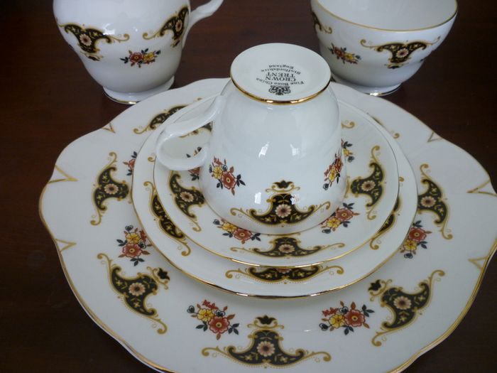 Crown Trent Fine bone China Staffordshire England tea coffee set. Complete 21 piece set