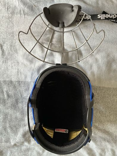 Hurling helmet