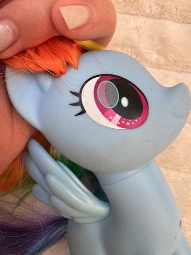 Hasbro 2016 G4 My Little Pony The Movie Rainbow Dash Brushable Hair approx. 6 Inches Dirty Damaged Her hair in some kind of glue Please see photos