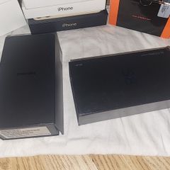 Samsung galaxy S8 box and accessories