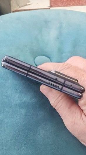 Honor Magic V2