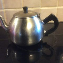 Tea pot & tea cozy