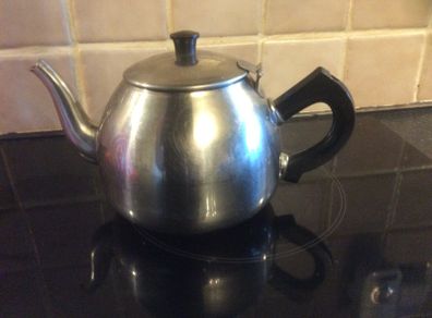 Tea pot & tea cozy