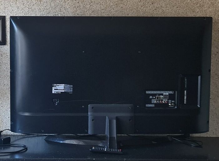 Lg 49" 4k Ultra Hd Smart Tv (49uj701v)