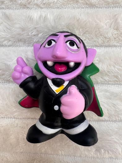 Hasbro 2018 Sesame Street Workshop The Count Chunky Figure approx. 2.75 Cake Topper Used Please see photos