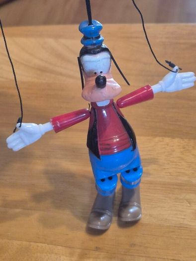 1970s Goofy Walt Disney Plastic String Puppet