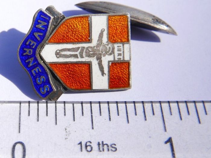 Vintage Sterling Silver Enamel Inverness Scotland Travel Shield Crest 3,8g