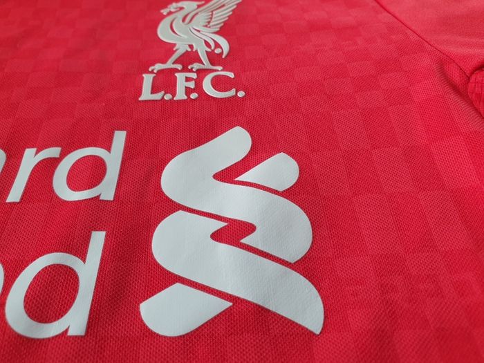 Liverpool Football Club Home Jersey 2015 to 2016 Childrens Large New Balance