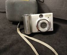 Canon PowerShot A80 4.0 MP Digital Camera Powers On And Takes Pictures LCD