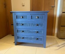 Chest of drawers