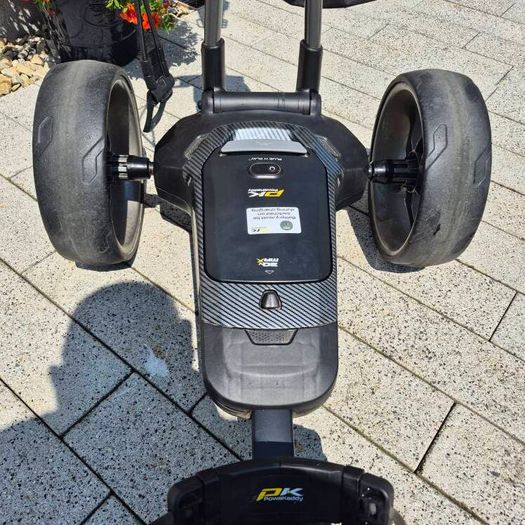 Powakaddy FX7 GPS trolley