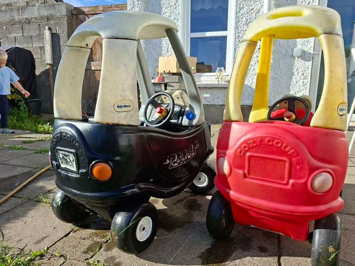 2 Little Tikes cars