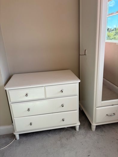 Drawer & wardrobe